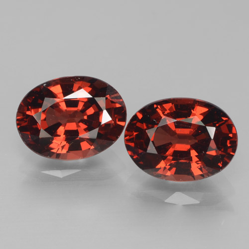 Gemme di Granato Piropo Rosso scuro naturale da 3.52 ct, Taglio ovale, VVS-VS