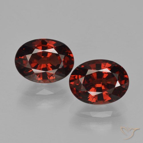 3.43ctw Naturale Rosso scuro Granato Piropo, Ovale, VS
