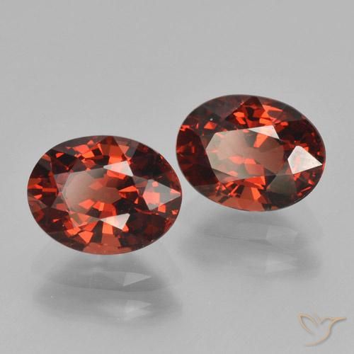 Gemme di Granato Piropo Rosso scuro naturale da 3.29 ct, Ovale, VVS-VS