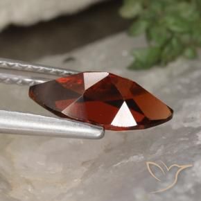Granato Piropo Rosso medio naturale da 1.28 ct, Taglio marquise, VVS-VS