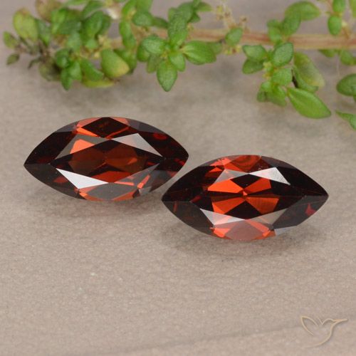 2.57ctw Naturale Ribes Rosso Granato Piropo, Taglio marquise, VVS-VS