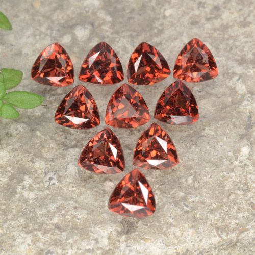 Granato piropo naturale rosso da 2,82 ct, trillion, VS