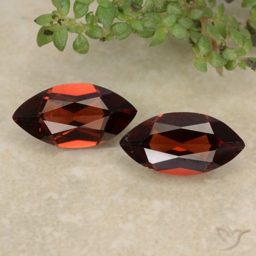 2.06ctw Naturale Rosso intenso Granato Piropo, Taglio marquise, VVS-VS