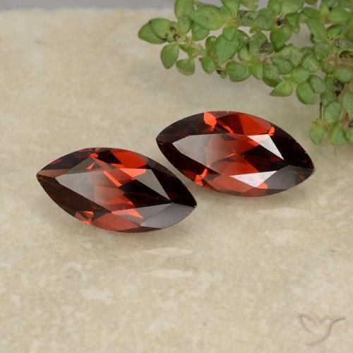 Gemme di Granato Piropo Rosso scuro naturale da 2.69 ct, Taglio marquise, VVS-VS