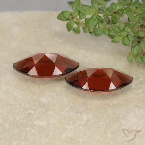 Gemme di Granato Piropo Rosso scuro naturale da 2.69 ct, Taglio marquise, VVS-VS