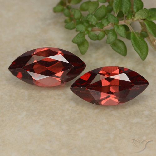 2.25ctw Naturale Rosso scarlatto profondo Granato Piropo, Taglio marquise, VVS-VS