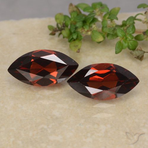 2.51ctw Naturale Rosso Sangue Profondo Granato Piropo, Taglio marquise, VVS-VS