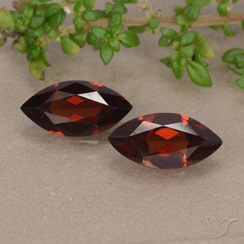 2.23ctw Naturale Rosso Sangue Profondo Granato Piropo, Taglio marquise, VVS-VS