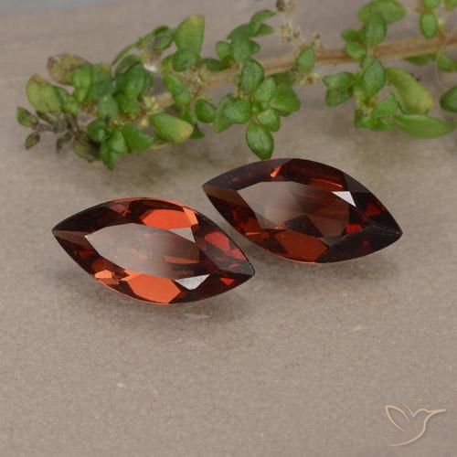 Gemme di Granato Piropo Rosso scarlatto profondo naturale da 1.79 ct, Taglio marquise, VVS-VS