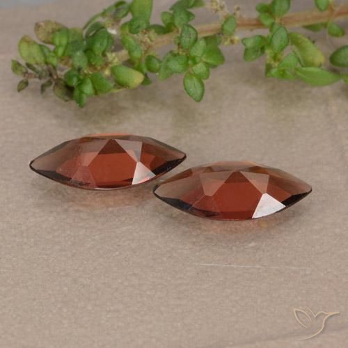 Gemme di Granato Piropo Rosso scarlatto profondo naturale da 1.79 ct, Taglio marquise, VVS-VS