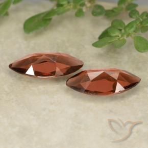 Gemme di Granato Piropo Rosso bacca intenso naturale da 2.05 ct, Taglio marquise, VVS-VS