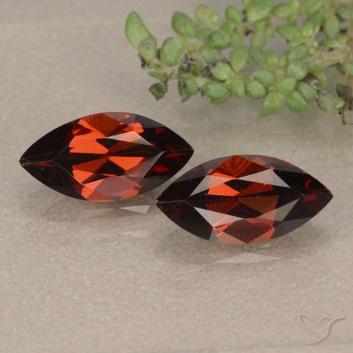 2.56ctw Naturale Rosso Sangue Profondo Granato Piropo, Taglio marquise, VVS-VS