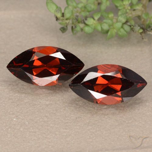 2.71ctw Naturale Rosso scuro Granato Piropo, Taglio marquise, VVS-VS