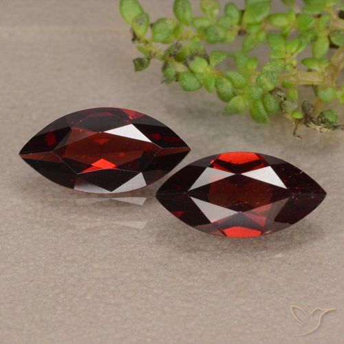 2.22ctw Naturale Rosso scuro Granato Piropo, Taglio marquise, VVS-VS