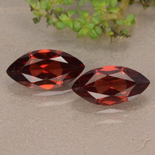 Gemme di Granato Piropo Rosso scuro naturale da 2.50 ct, Taglio marquise, VS