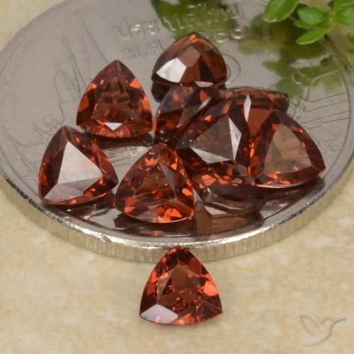 Gemme di Granato Piropo Rosso scuro naturale da 2.74 ct, Taglio trillion, VS