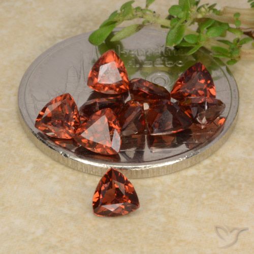 3.22ctw Naturale Rosso medio Granato Piropo, Taglio trillion, VS