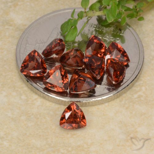 3.18ctw Naturale Rosso medio Granato Piropo, Taglio trillion, VS