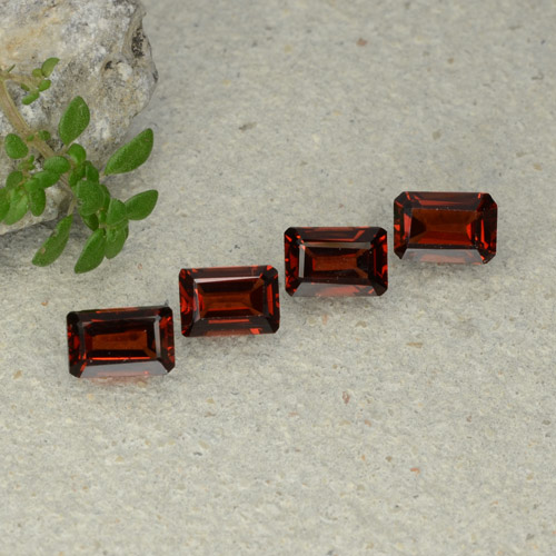 Granato piropo naturale rosso da 2,58 ct, taglio smeraldo, VS
