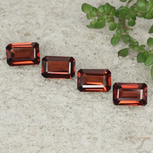 2.54ctw Naturale Rosso scuro Granato Piropo, Taglio smeraldo, VVS-VS