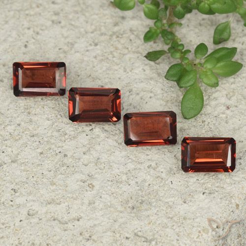 2.17ctw Naturale Rosso scarlatto Granato Piropo, Taglio smeraldo, VS