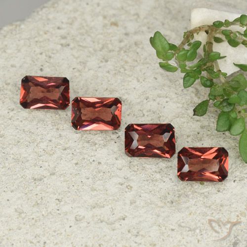 2.42ctw Naturale Rosso scuro Granato Piropo, Taglio smeraldo, VVS-VS