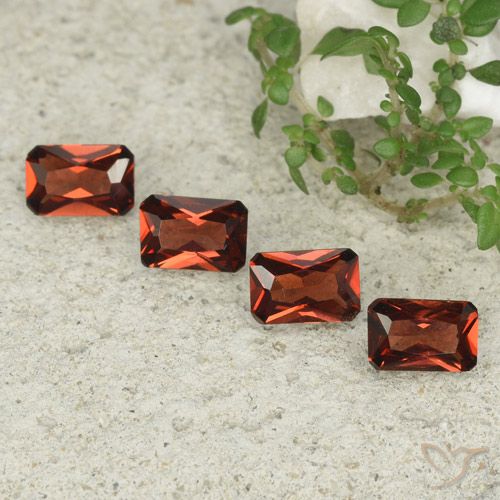 2.17ctw Naturale Rosso scuro Granato Piropo, Taglio smeraldo, VVS-VS