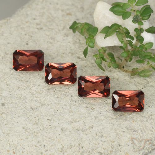 2.44ctw Naturale Rosso scuro Granato Piropo, Taglio smeraldo, VVS-VS