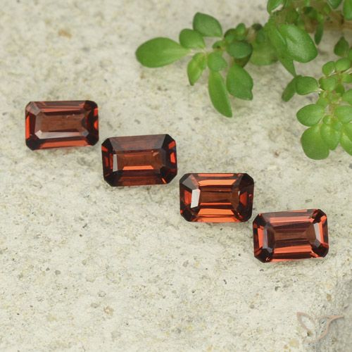 1.85ctw Naturale Rosso scuro Granato Piropo, Taglio smeraldo, VS