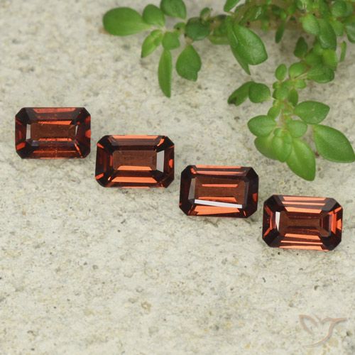2.15ctw Naturale Rosso scuro Granato Piropo, Taglio smeraldo, VS