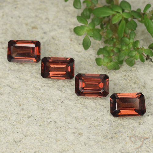 2.70ctw Naturale Rosso medio Granato Piropo, Taglio smeraldo, VS
