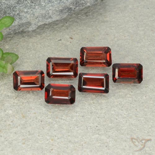 3.04ctw Naturale Rosso scuro Granato Piropo, Taglio smeraldo, VS