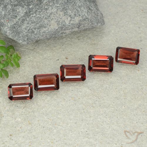 2.89ctw Naturale Rosso scuro Granato Piropo, Taglio smeraldo, VS
