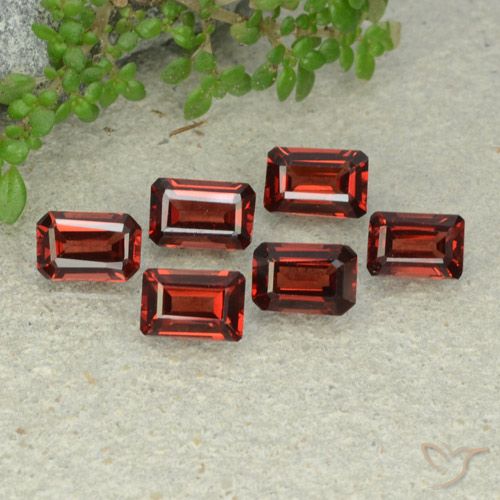3.69ctw Naturale Rosso scuro Granato Piropo, Taglio smeraldo, VS