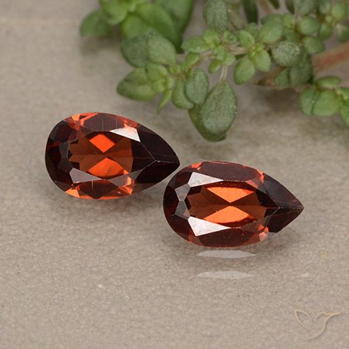 1.80ctw Naturale Sangria rossa Granato Piropo, Forma a pera, VVS-VS
