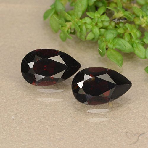 1.88ctw Naturale Rosso scuro Granato Piropo, Forma a pera, VVS-VS