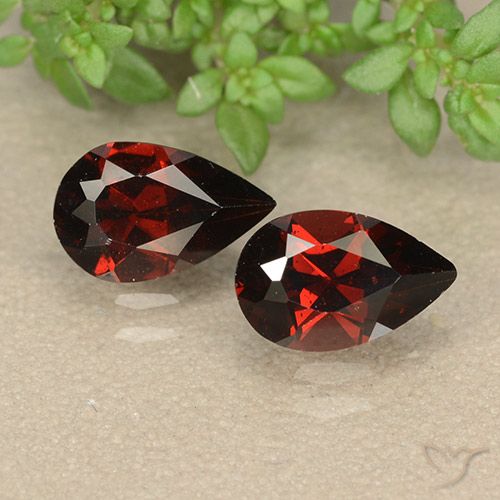 2.02ctw Naturale Rosso scuro Granato Piropo, Forma a pera, VS