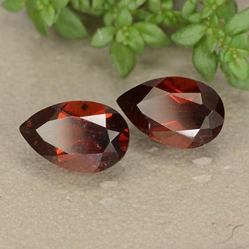 Gemme di Granato Piropo Rosso Merlot naturale da 2.02 ct, Forma a pera, VS