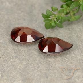Gemme di Granato Piropo Rosso scuro naturale da 1.89 ct, Forma a pera, VVS-VS