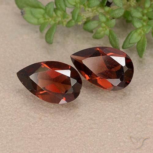 Gemme di Granato Piropo Rosso scuro naturale da 1.83 ct, Forma a pera, VVS-VS