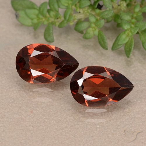 1.79ctw Naturale Sangria rossa Granato Piropo, Forma a pera, VVS-VS