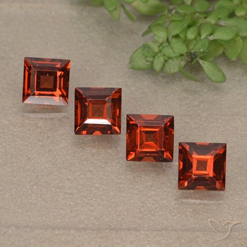2.05ctw Naturale Rosso brillante Granato Piropo, Quadrato, VVS-VS