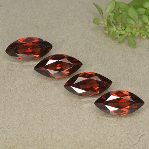Gemme di Granato Piropo Sangria rossa naturale da 4.69 ct, Taglio marquise, VVS-VS