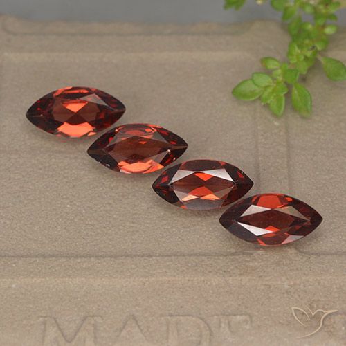 Gemme di Granato Piropo Rosso scuro naturale da 4.23 ct, Taglio marquise, VVS-VS