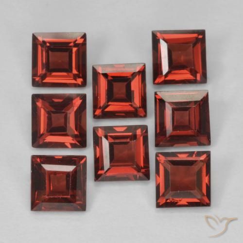 Gemme di Granato Piropo Rosso scarlatto profondo naturale da 3.47 ct, Quadrato, VVS-VS