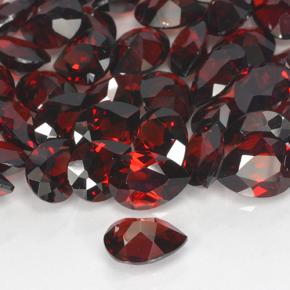 Granato Piropo Rosso Sangue Profondo naturale da 0.86 ct, Forma a pera, VVS
