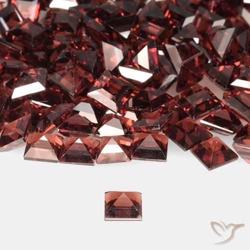 Granato Piropo Rosso scuro naturale da 0.47 ct, Quadrato, VVS-VS