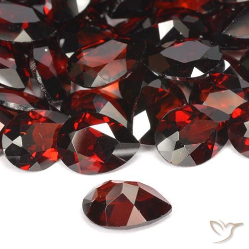 Granato Piropo Rosso scuro naturale da 0.84 ct, Forma a pera, VVS-VS