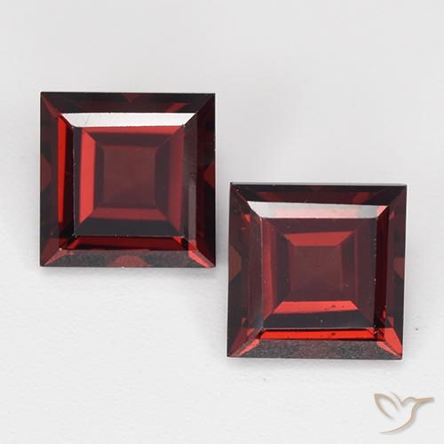4.29ctw Naturale Rosso Sangue Profondo Granato Piropo, Quadrato, VVS-VS