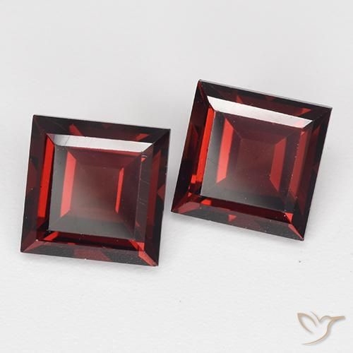 Gemme di Granato Piropo Rosso Sangue Profondo naturale da 4.29 ct, Quadrato, VVS-VS